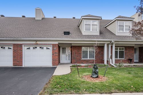 17-2705 Kingsway Dr, Kitchener, ON, N2C2T1 | Card Image