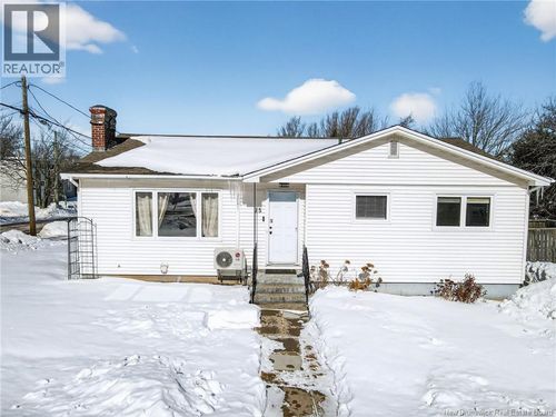 25 Scarborough Ave, Moncton, NB, E1C3X1 | Card Image