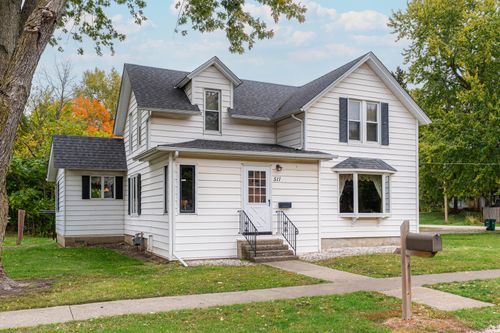 511 Willow St, Maple Park, IL, 60151-7302 | Card Image