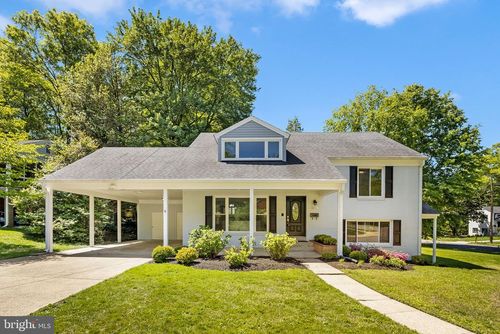 6211 Colmac Dr, FALLS CHURCH, VA, 22044-1811 | Card Image