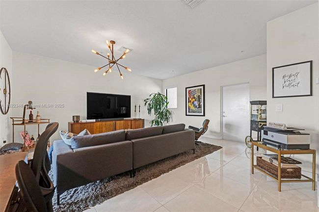 4690 Nw 84 Th Ave, Townhouse with 3 bedrooms, 5 bathrooms and null parking in Doral FL | Image 29
