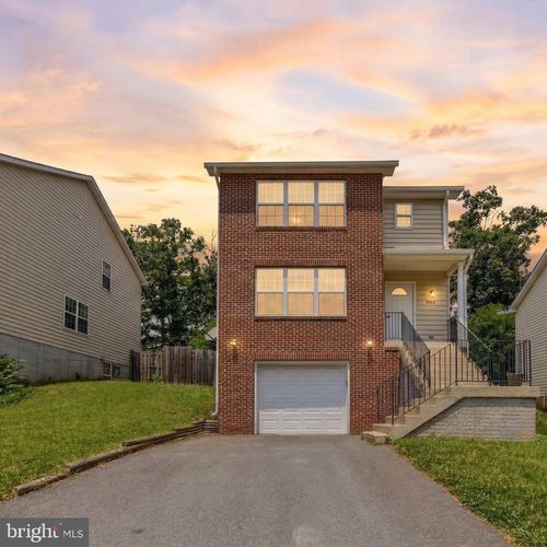 9512 Mckinley Ave, MANASSAS, VA, 20110-5682 | Card Image