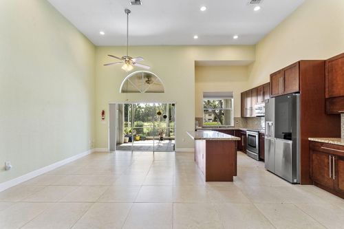 7793 Highlands Cir, Margate, FL, 33063-8102 | Card Image