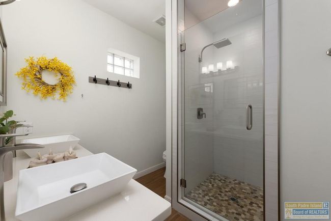 B - 212 W Acapulco St, Townhouse with 3 bedrooms, 3 bathrooms and 2 parking in South Padre Island TX | Image 28