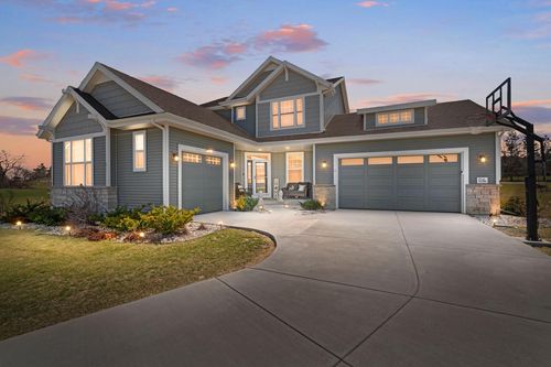 W148N10450 Blackbird Point, Germantown, WI, 53022 | Card Image