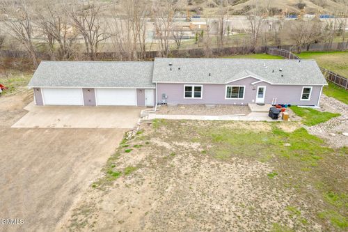 4809 Southview Ln, Williston, ND, 58801-9327 | Card Image