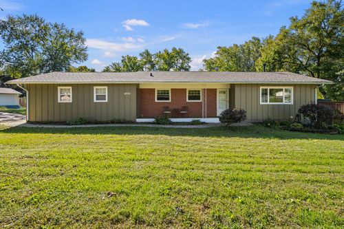 1223 Hillside Dr, Bettendorf, IA, 52722-3031 | Card Image