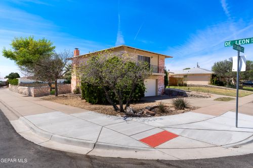 6201 Sylvania Way, El Paso, TX, 79912-4926 | Card Image