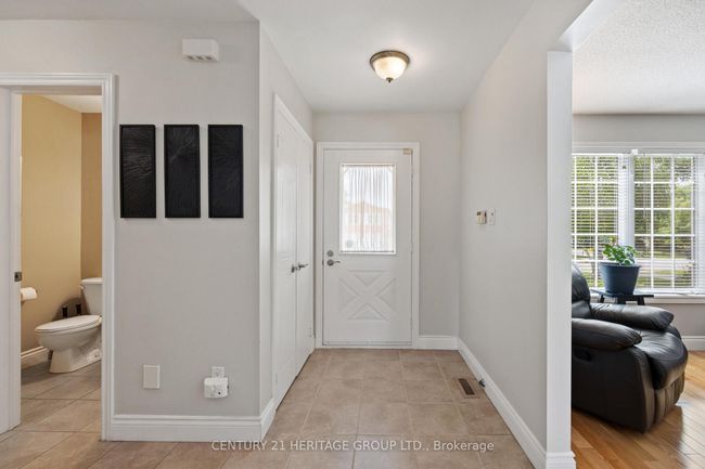 36 Laverock St, House other with 4 bedrooms, 3 bathrooms and 4 parking in Tottenham ON | Image 6