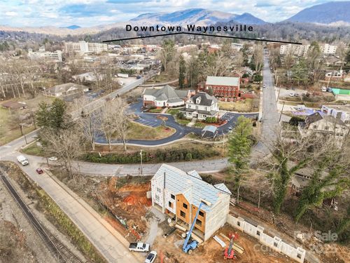 45 Richland St, Waynesville, NC, 28786-1629 | Card Image