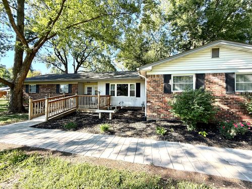 842 W Cutsinger Rd, Greenwood, IN, 46143-9539 | Card Image