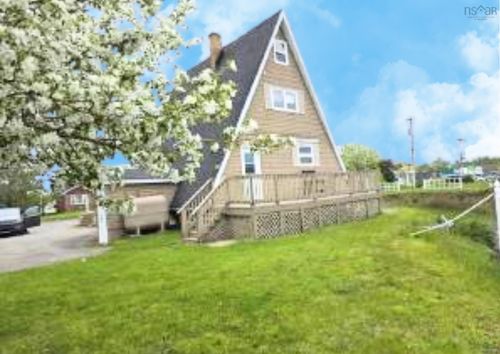 1398 George St, Sydney, NS, B1P1N2 | Card Image