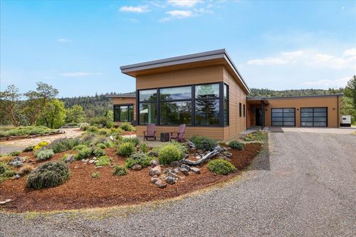 400 Coyote Run, Jacksonville, OR, 97530-8206 | Card Image
