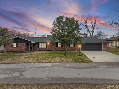809 N Meadow Ln, Herculaneum, MO, 63048-1419 | Card Image