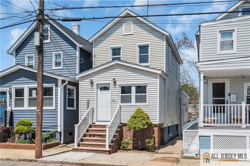 51 Levinson Ave, South River, NJ, 08882-1724 | Card Image