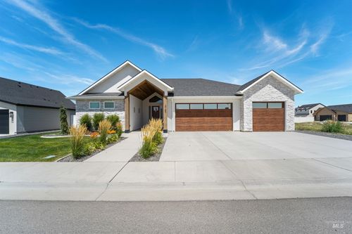 3157 Blue Moon Rd, Twin Falls, ID, 83301-8448 | Card Image