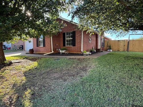 137 Valley View Ln, Jacksonville, TX, 75766-5854 | Card Image