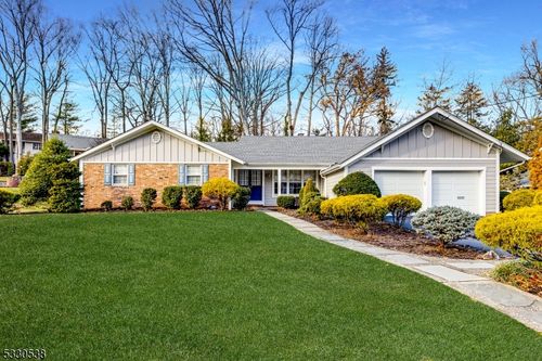 1111 Minisink Way, Westfield, NJ, 07090-3726 | Card Image