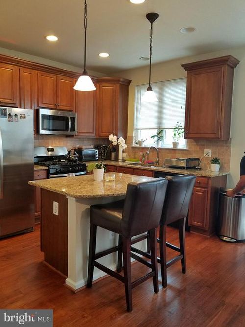 4675 Carisbrooke Ln, FAIRFAX, VA, 22030-6117 | Card Image