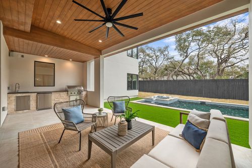 4216 Deepwoods Dr, Austin, TX, 78731-2031 | Card Image