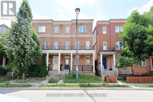 14 Herzberg Gardens, Toronto (York University Heights), ON, M3N2P4 | Card Image
