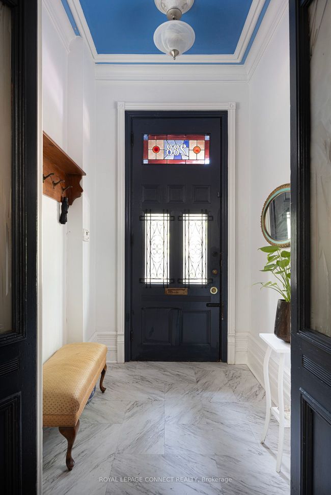 288 Sherbourne St, House attached with 9 bedrooms, 5 bathrooms and null parking in Toronto ON | Image 5