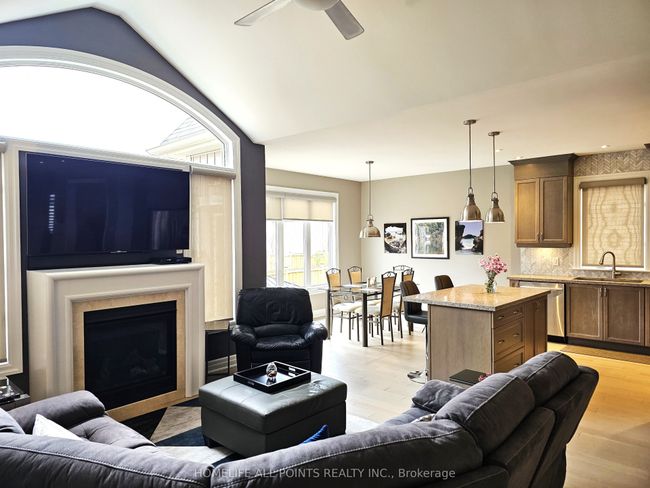 34 Cristiano Ave, House other with 2 bedrooms, 2 bathrooms and 2 parking in Wasaga Beach ON | Image 11