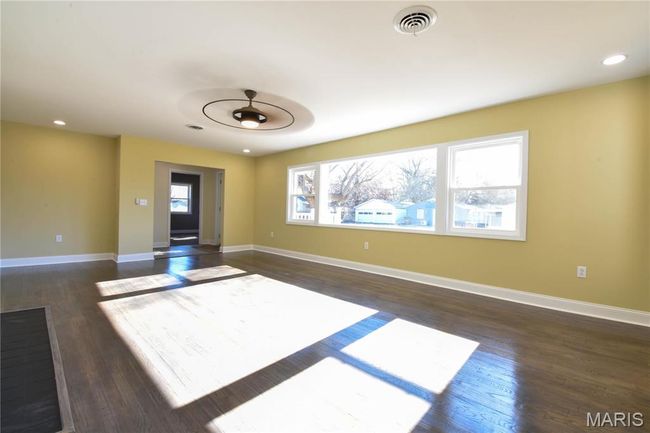 305 E Hauser St, House other with 4 bedrooms, 3 bathrooms and 2 parking in Litchfield IL | Image 5