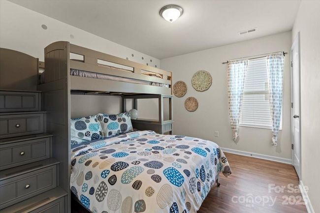 Upstairs bedroom | Image 30