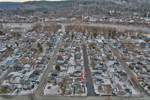 37 Holbrook St, Port Jervis, NY, 12771-2823 | Card Image