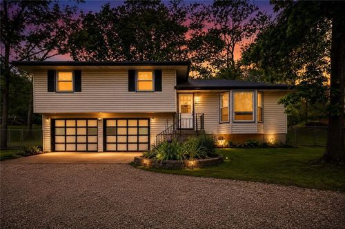863 Kendall Rd, Peculiar, MO, 64078-9574 | Card Image