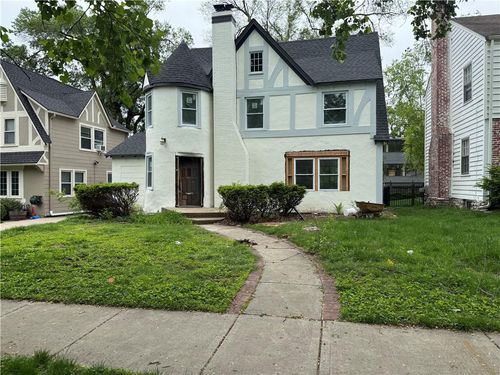 39 W 70th Ter, Kansas City, MO, 64113-2563 | Card Image