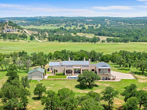 371 Achtzehn Rd, Fredericksburg, TX, 78624-3887 | Card Image