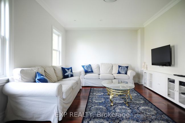 212 Cameron Cres, House other with 4 bedrooms, 3 bathrooms and 6 parking in Keswick ON | Image 12