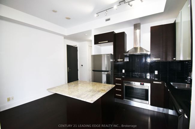 1503 - 21 Balmuto St, Condo with 2 bedrooms, 2 bathrooms and null parking in Toronto ON | Image 7