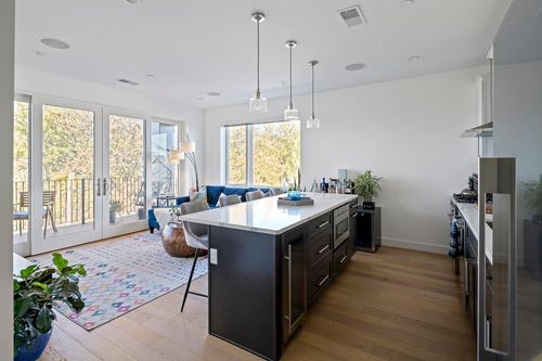 302-946 Saratoga St, Boston, MA, 02128-5006 | Card Image