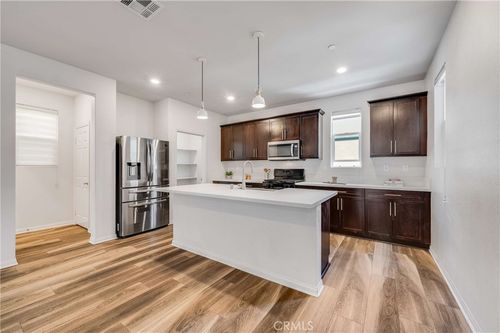 14718 W Marie Ln, Van Nuys, CA, 91405-2062 | Card Image