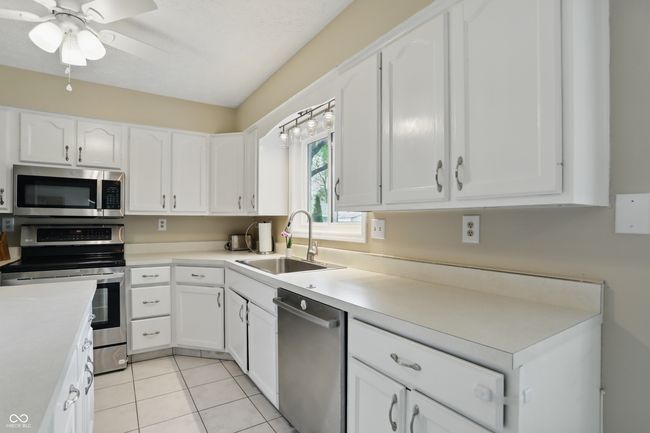 8218 San Carlos Ct, House other with 3 bedrooms, 2 bathrooms and null parking in Indianapolis IN | Image 16