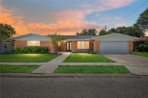 429 Montclair Dr, Corpus Christi, TX, 78412-2706 | Card Image