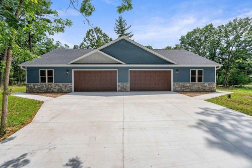W6513 Woodhaven Cir, WAUTOMA, WI, 54982-7213 | Card Image
