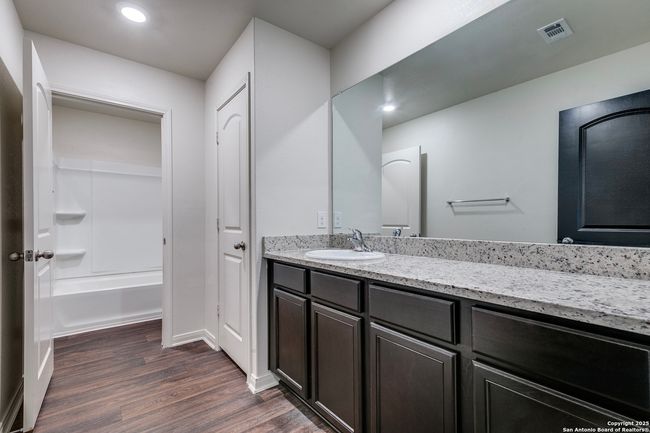 10818 Monterey Pike, House other with 5 bedrooms, 3 bathrooms and null parking in Converse TX | Image 17