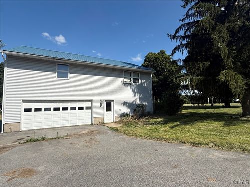 7022 S Court St, Canastota, NY, 13032-4200 | Card Image
