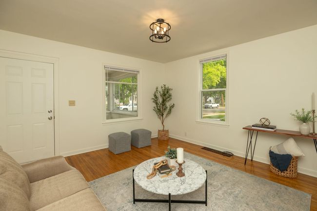 Living Room | Image 5