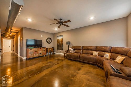 7910 Edgemont Rd, Greers Ferry, AR, 72067-9737 | Card Image