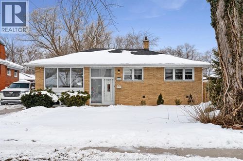 9050 Menard Street, Windsor, ON, N8S1W4 | Card Image