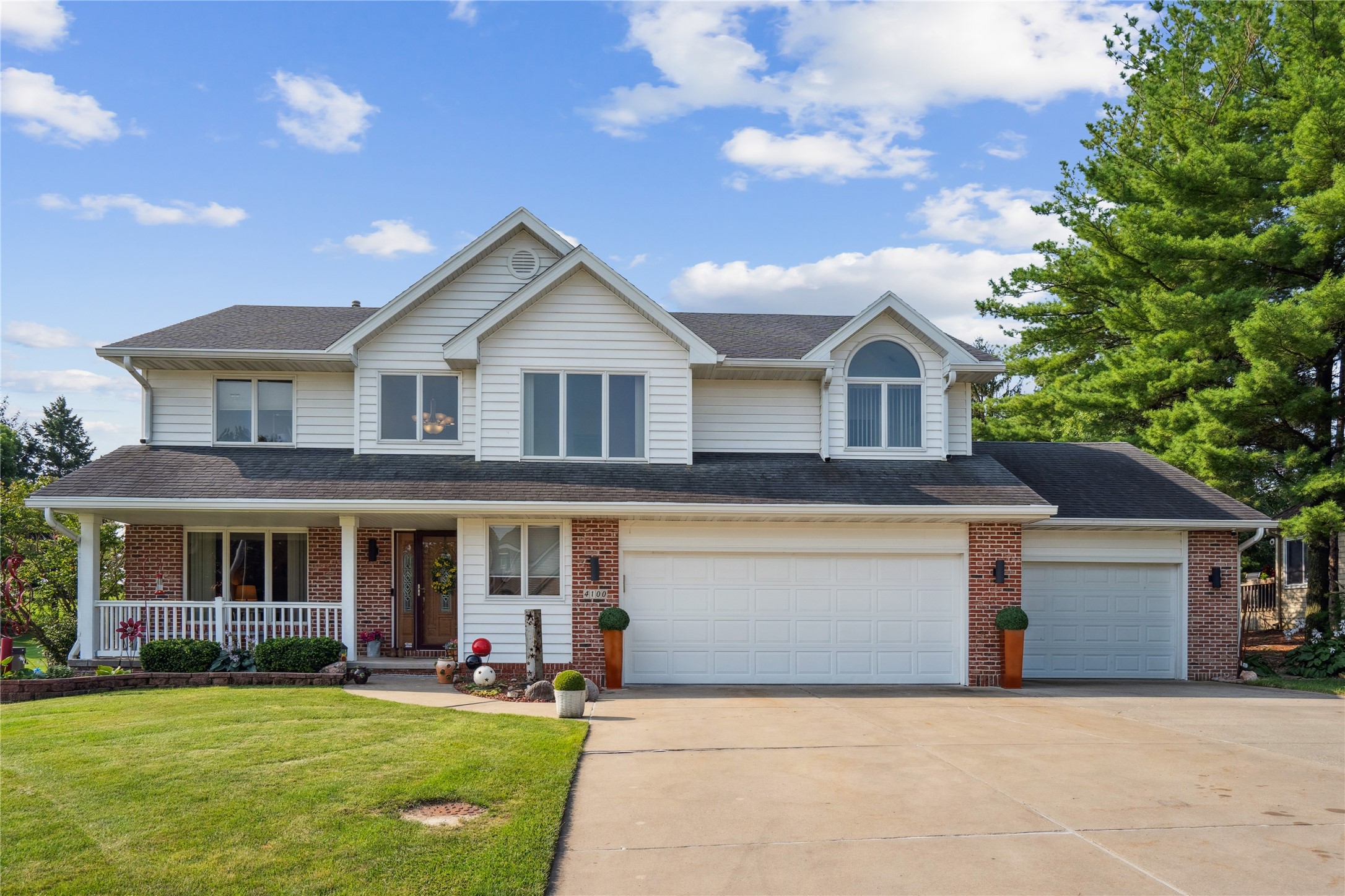 Wolcott Ave, Des Moines, IA 50321