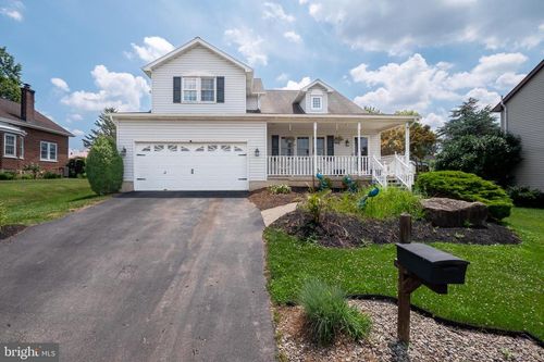 205 Main St, CATASAUQUA, PA, 18032-1430 | Card Image