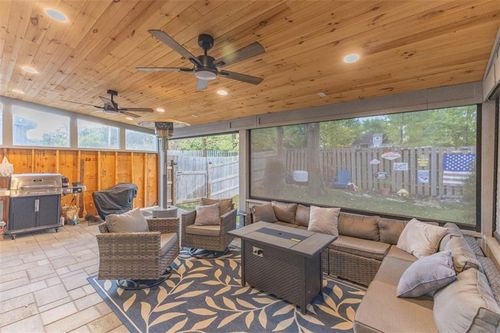 34225 W 90th Cir, De Soto, KS, 66018-8502 | Card Image