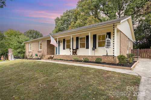 6214 Ropley Ct, Charlotte, NC, 28211-5621 | Card Image