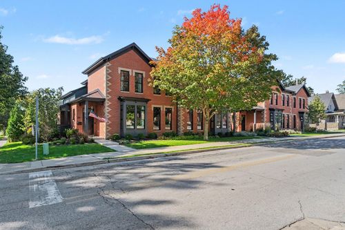 201 Campbell St, Valparaiso, IN, 46385-4621 | Card Image